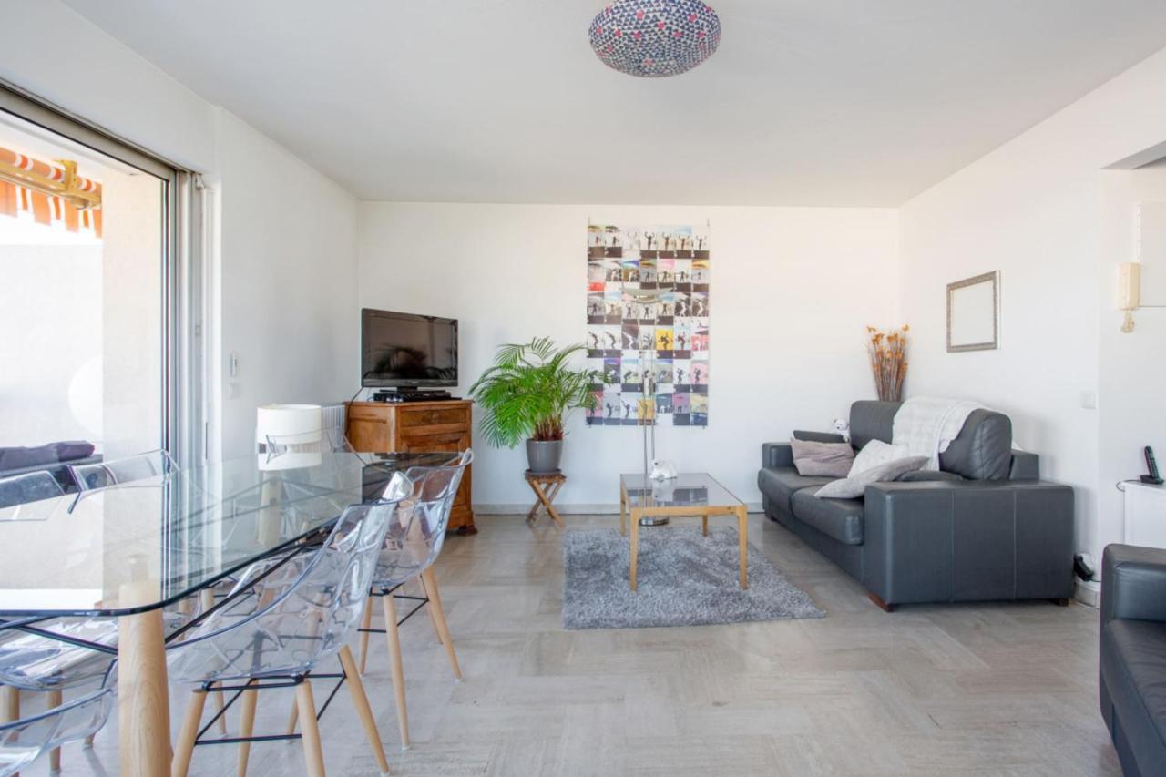 Flat w terrace parking&beautiful view in Villeneuve-Loubet - Welkeys Buitenkant foto